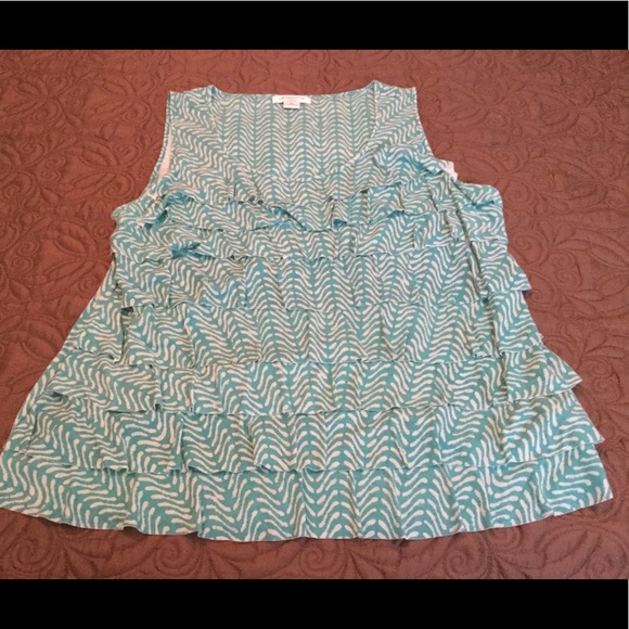 Liz Claiborne Tops - Ruffle front tank top 2X